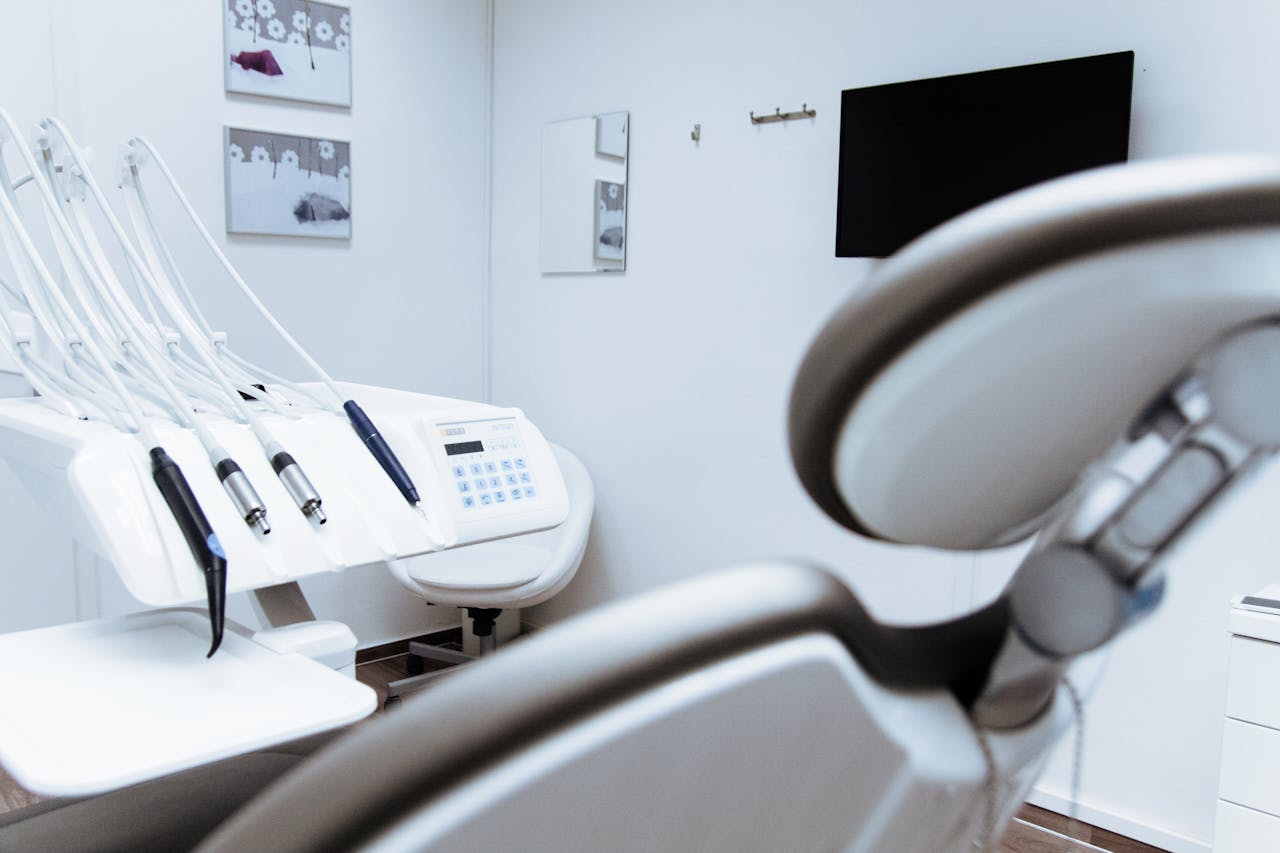 why-choose-us Bright dental office showcasing modern equipment and clean, sleek design.